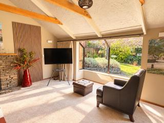 Queen's Garden Mountain view Holiday home - 8