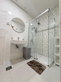 White Homes Apartments • Central Point - 7