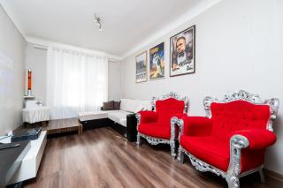 Home cinema - 2-bed, 2-bath - Free Private Parking - 3