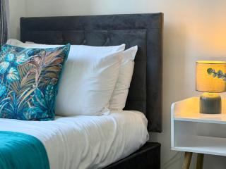 3 Bed Contractor Stay Near Stadium of Light, Free Parking, Sunderland - 2