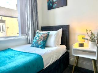 3 Bed Contractor Stay Near Stadium of Light, Free Parking, Sunderland - 9