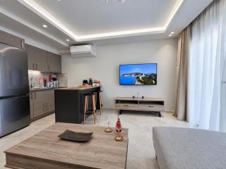 Sunny Corner - Mavridis Bros - 4