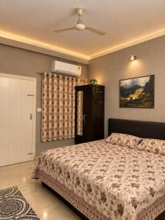 2BHK Cinema Stay Near Airport & Patrika Gate - 8