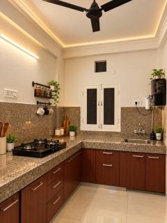 2BHK Cinema Stay Near Airport & Patrika Gate - 7