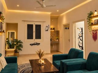 2BHK Cinema Stay Near Airport & Patrika Gate - 4