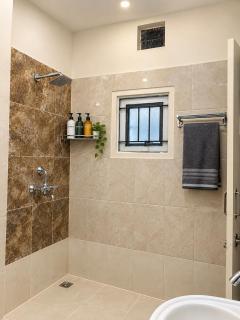 2BHK Cinema Stay Near Airport & Patrika Gate - 2