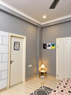 2BHK Cinema Stay Near Airport & Patrika Gate - 1