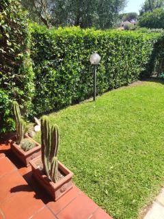 Villa with garden and private equipped beach - 5