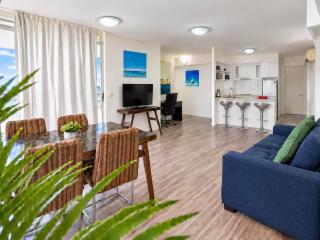 Ocean View Cairns CBD l Pool I Free Parking - 1
