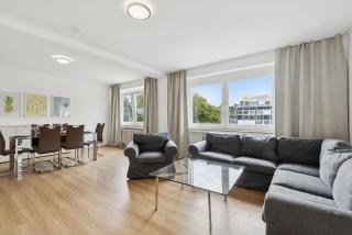 Messe 3 Schlafzimmer mit Parkplatz & Balkon - 5