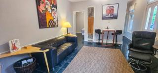 The Moderne Suite Downtown Balcony Parking - 9