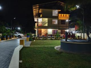 Dhanyam Homestay Guruvayur - First Floor 3 Bedrooms - 4