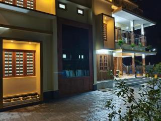 Dhanyam Homestay Guruvayur - First Floor 3 Bedrooms - 2
