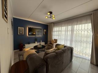 Paddocks Haven 145 Fourways with Power Backup & Aircon - Sandton - 6