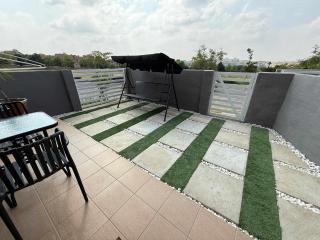 Paddocks Haven 145 Fourways with Power Backup & Aircon - Sandton - 1