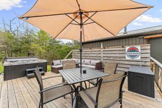 Hot Tub Fire Pit Pet Friendly Close to Lake - 4