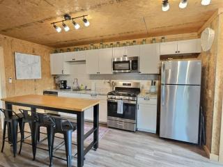 Hot Tub Fire Pit Pet Friendly Close to Lake - 5