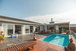 The Villa in De Mist Ocean Views Pool and Sauna - 0