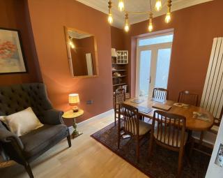 Cardiff - Spacious City 4 Bed Home - 4