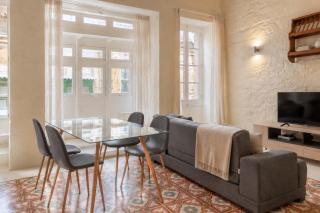 BnBNova - Historic 3BR House with Rooftop - 7