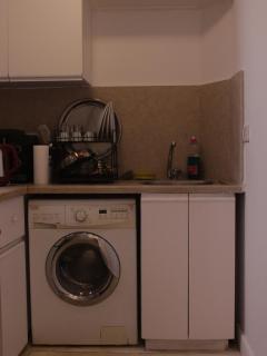 Timeless Downtown Hideaway Renovated Vintage 2BR - 4