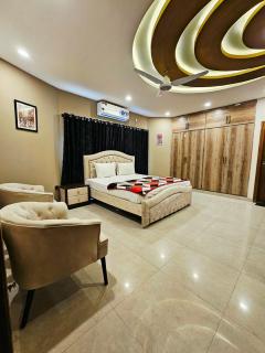 Designer HouseNoor Residence Wifi Ac Islamabad - 8