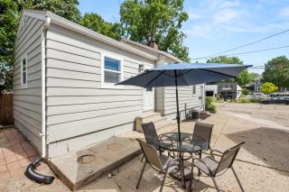 Charming Sycamore Home Near NIU & Local Shops - 8