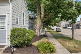 Charming Sycamore Home Near NIU & Local Shops - 4
