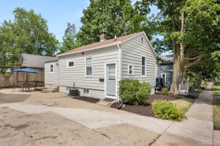 Charming Sycamore Home Near NIU & Local Shops - 5