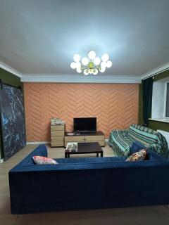 Central Cozy Designer Flat - 6