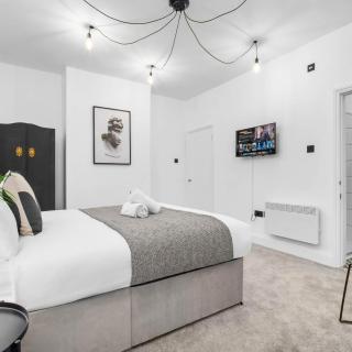 Stylish 3- Bed House - Near Wolverhampton City Centre - TVs in Bedrooms - Netflix 1CO - 8