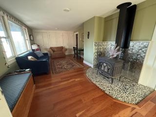 Sunny garden apartment near Mt Philo, Charlotte - 3