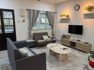 Ipoh Cozy Homestay for 10-13pax - 2
