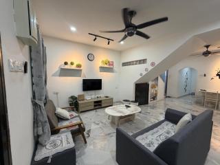 Ipoh Cozy Homestay for 10-13pax - 1