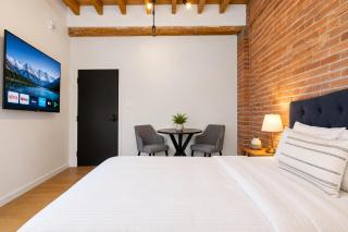 Great studio hotel style in downtown Montreal - 1