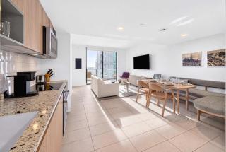 Luxury 1BR King Condo with Balcony Pool & Spa - 5