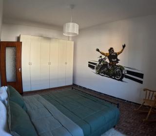 Elenberg Beds & Bikers - 9