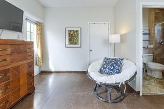Great Walkable Location! Tucson Studio Stay - 1