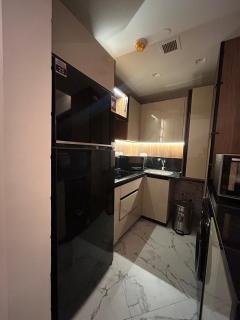 Elegant Lagoon View Retreat Alamein Tower - 9