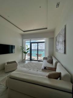 Elegant Lagoon View Retreat Alamein Tower - 7