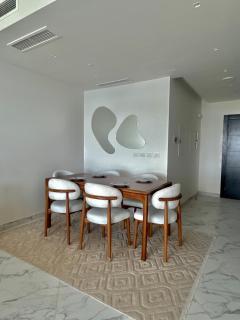 Elegant Lagoon View Retreat Alamein Tower - 3