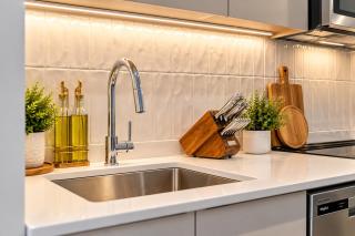 Luxury 4 person apartment in heart of Montreal downtown - 5