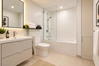 Luxury 4 person apartment in heart of Montreal downtown - 1