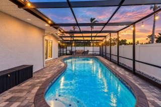 2 Masters Spa Pool Yard Games Upscale Area - 7