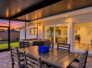 2 Masters Spa Pool Yard Games Upscale Area - 8