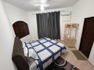 Casa espaçosa com suíte climatizada e garagem própria ideal para férias em família ou em grupo - 7
