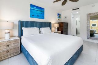 Ocean View Condo Steps to Seven Mile Beach - 8