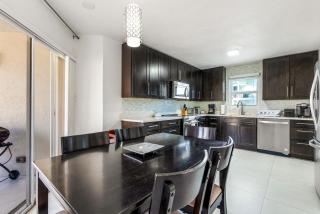 Oceanview 3BR Seven Mile Beach Condo - Centrally located - 8