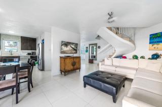 Oceanview 3BR Seven Mile Beach Condo - Centrally located - 6
