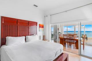 Ultimate Beachfront Penthouse - Seven Mile Beach - 5